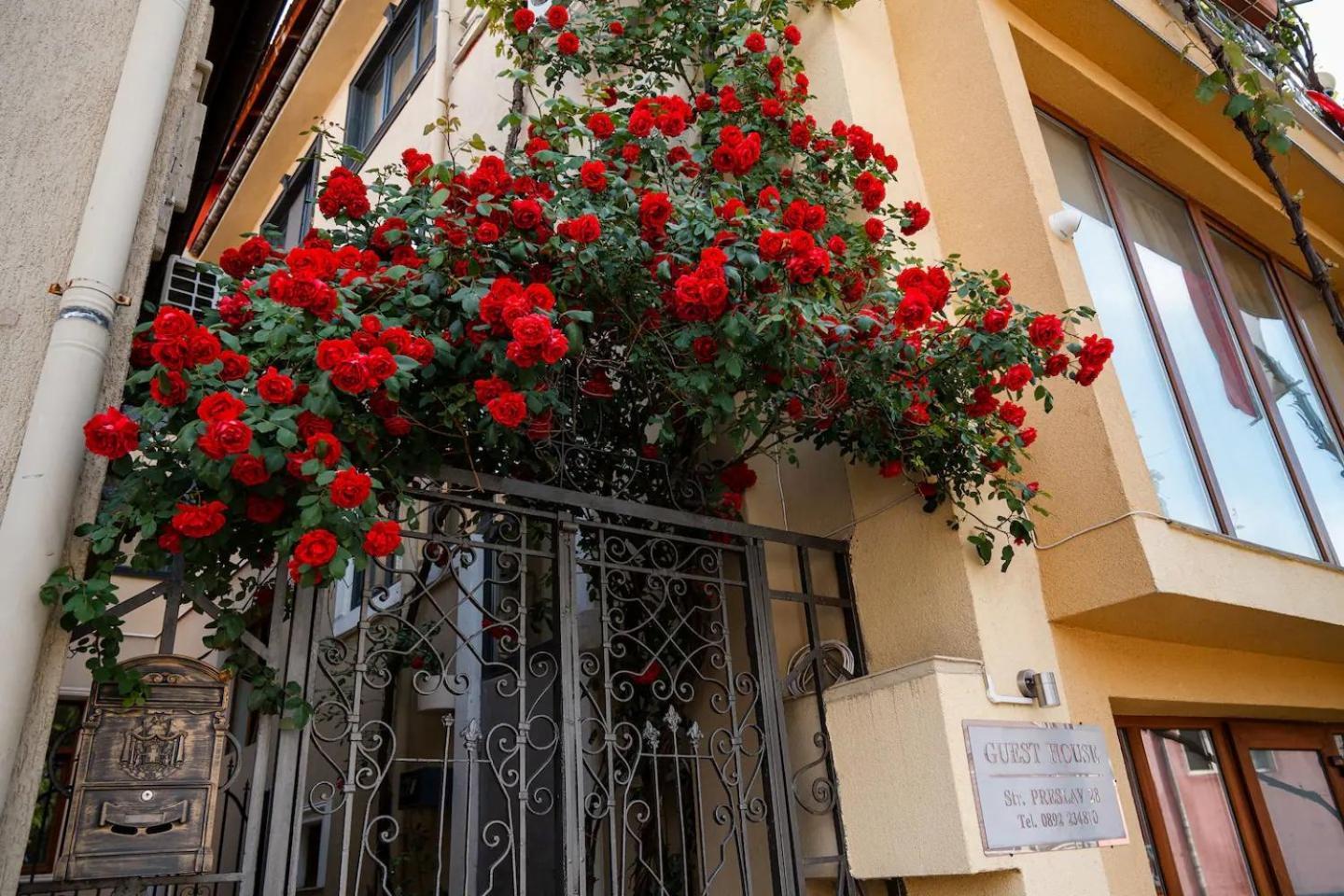 2-Bedroom Flat - Sunny Balcony Plovdiv Exterior foto